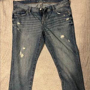 Cropped distressed jeans